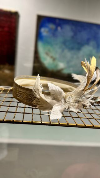 Tocado diadema boda invitada hecho a mano