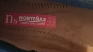 Zapatillas de casa Nortenas azul con pompón
