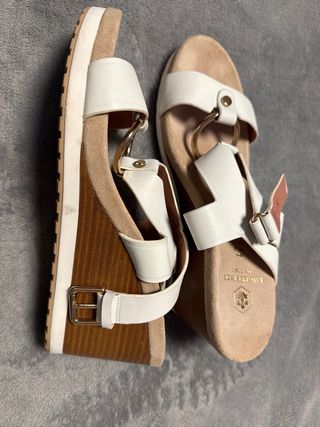 Sandalias Lumberjack Blancas y Doradas