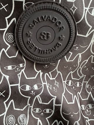 Salvador Bachiller. Mochila gatos