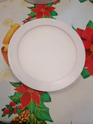 3 Plafones LED Redondos Blancos.