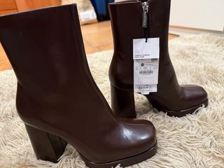 Botines Bershka tacón plataforma marrones talla 36