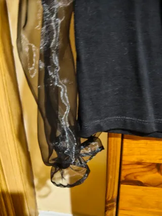 Top fiesta Stradivarius mangas transparentes