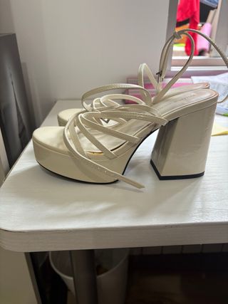 Sandalias de plataforma blancas