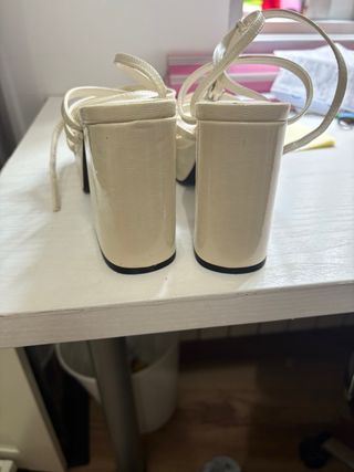 Sandalias de plataforma blancas