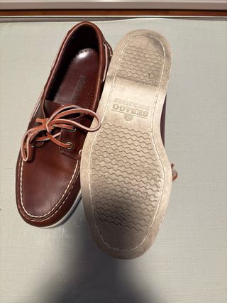 Zapatos náuticos de piel marrones