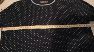 Jersey de lana azul con puntos