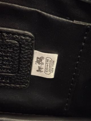 Bolso Coach Negro con Logo Dorado