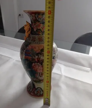 Jarrón chino decorado dorado