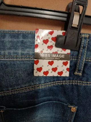 Jeans donna strappati con patch