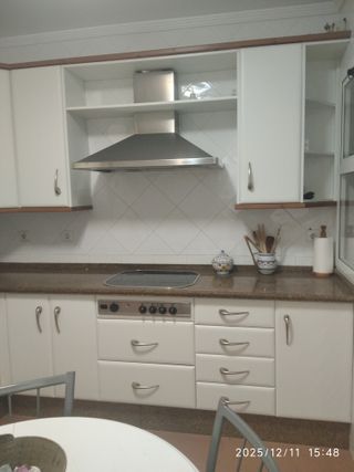 Mobiliario de cocina. En buen estado.