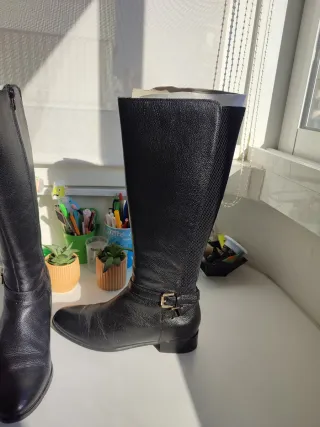 Botas altas de piel negras