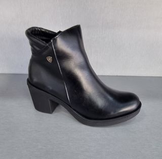 Botines de piel negros talla 39 Nuevos