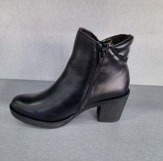 Botines de piel negros talla 39 Nuevos