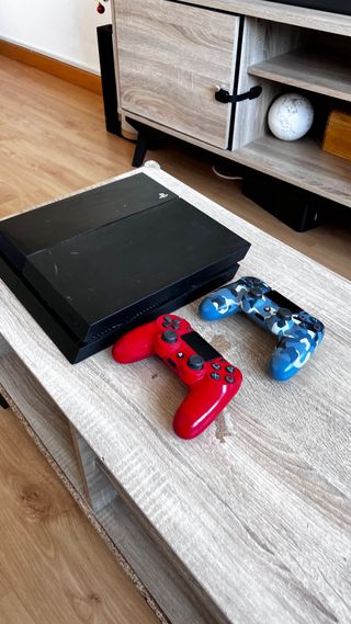 PS4 Fat 500GB + 2 Mandos