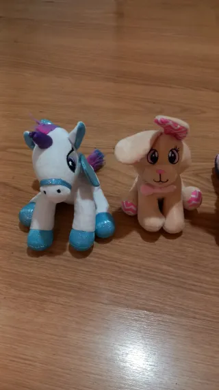 3 Peluches: Unicórnio, Coelho e Unicórnio Arco-Íri