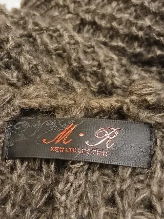 Poncho cardigan  lana mohair con dettagli