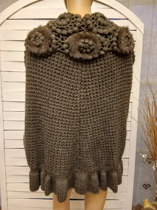Poncho cardigan  lana mohair con dettagli
