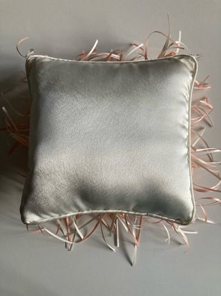 Lote 53 detalles eventos para invitadas y cojín.