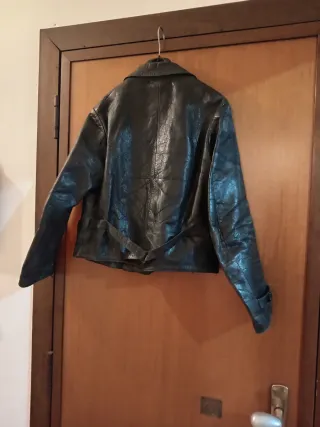 Giubbotto vintage in pelle donna nero anni 60.