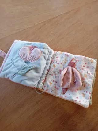 Libro sensorial como nuevo.