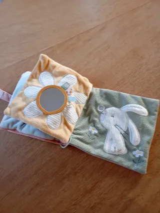 Libro sensorial como nuevo.