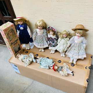 Antiche bambole in porcellana