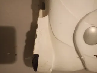 Esquís, botas y bastones con diseño floral 130