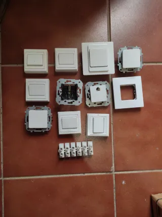 Lote material eléctrico interruptores y conectores