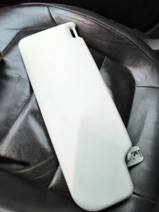 Parasol Passat B7 2011, lado del conductor