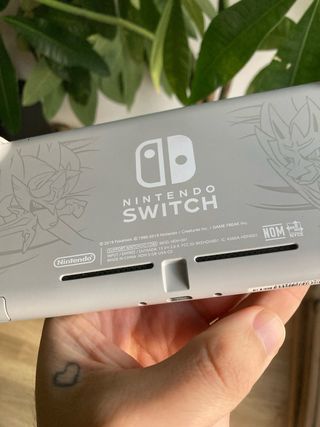 Nintendo Switch Lite Edición Limitada de Pokemon