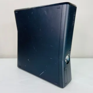 Xbox 360 Slim + Controller + Cavi