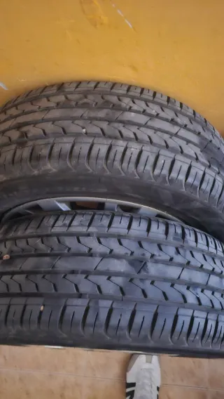 4 Llantas con Tapacubos Nuevas Seat leon mk2 2007