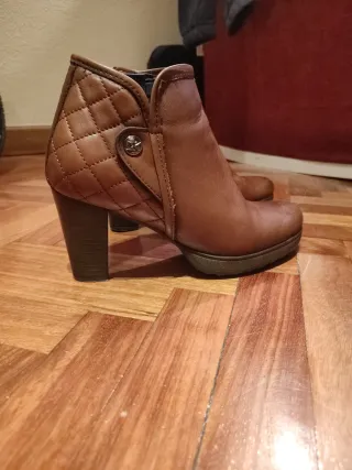Botines de cuero marrón tacón talla 38