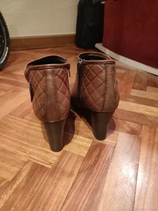 Botines de cuero marrón tacón talla 38