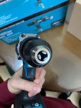 Taladro Percutor Makita 40V Max HP001GZ