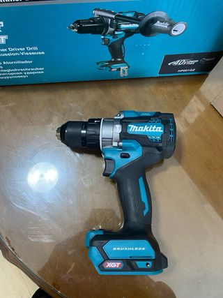 Taladro Percutor Makita 40V Max HP001GZ