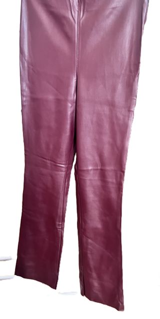 Pantalón cuero granate