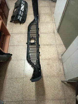 Rejilla Paragolpes Dacia Sandero III 2024