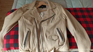 Giubbino in pelle morbida beige