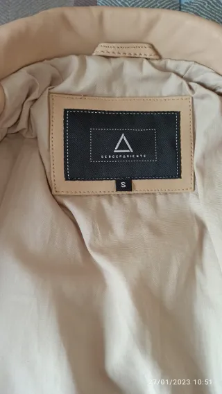 Giubbino in pelle morbida beige