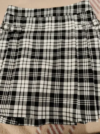 Falda de cuadros blanco y negro