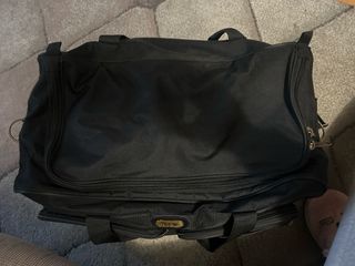Bolsa de viaje negra con ruedas