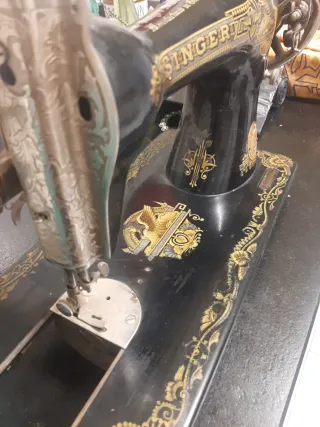 Máquina de coser Singer antigua