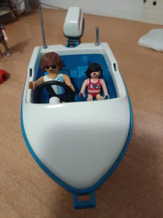 Barco Playmobil con figuras