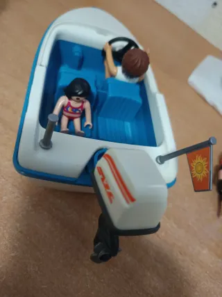 Barco Playmobil con figuras