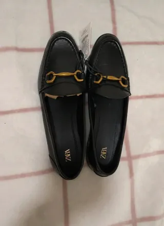Mocasines ZARA con Piel Negro y Dorado