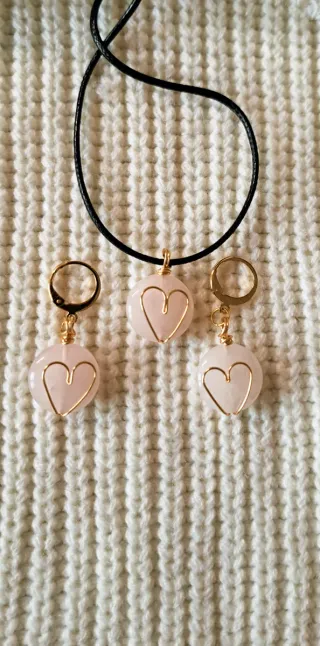 Pendientes y colgante en cuarzo rosa/  Artesanal