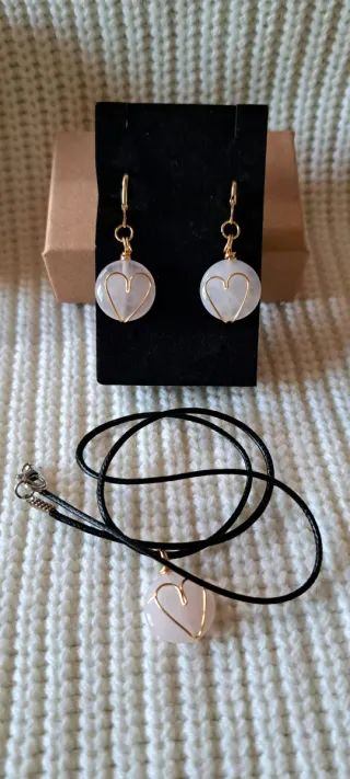 Pendientes y colgante en cuarzo rosa/  Artesanal