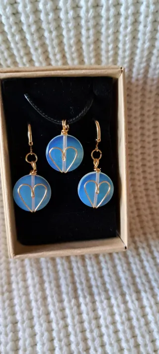 Pendientes y colgante en cuarzo rosa/  Artesanal